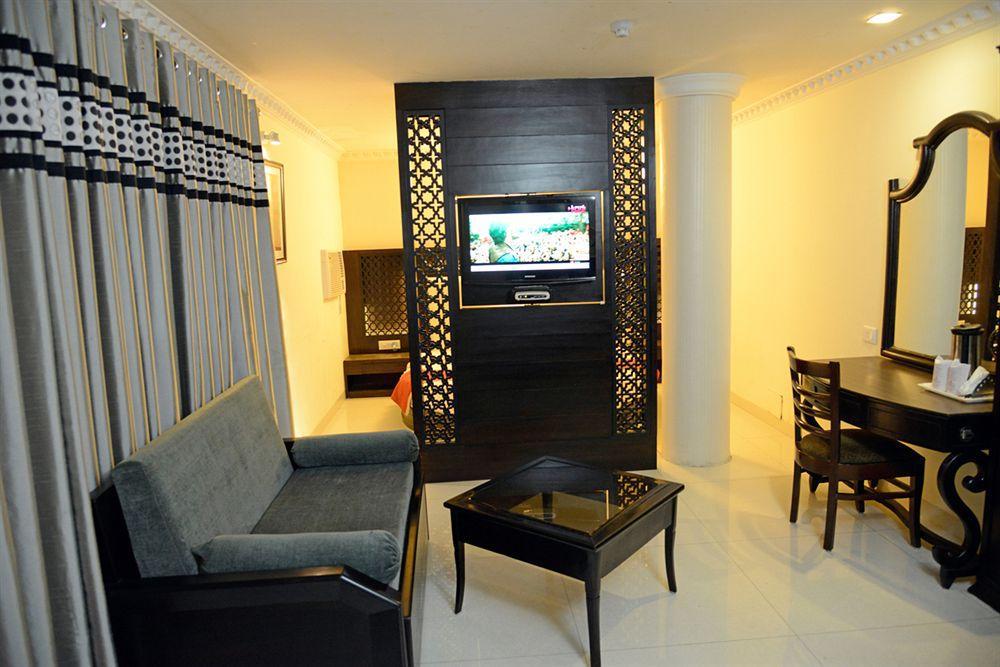 Hotel City Heart Premium Chandīgarh Exterior foto